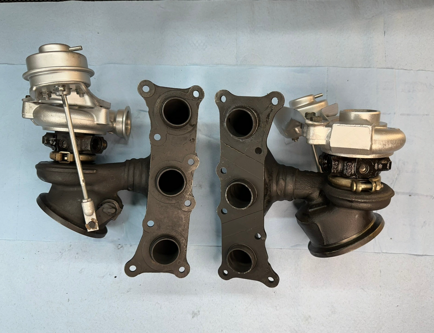 Turbochargers (Front+Rear) BMW N54 135i 535i Z4 3.0L Remanufactured OEM Turbos